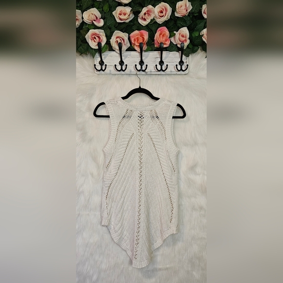 Attitude Open Knit Dove White Pullover Sweater Vest - Picture 3 of 6